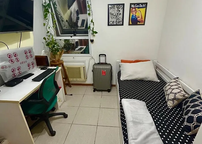 Quarto Para Mocas - Girls\' Room - Somente Mulheres - Only Girls